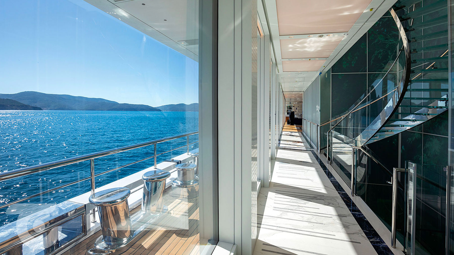 32 Yacht luxury Design BIM Azure Benetti